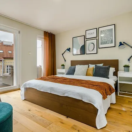 Days - Premium Loft With Ac & View Of The Zizkov Tower From Spacious Terrace Appartement Praag