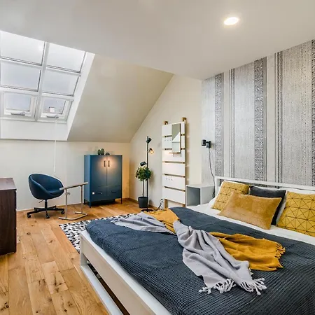 Appartement Days - Premium Loft With Ac & View Of The Zizkov Tower From Spacious Terrace Praag