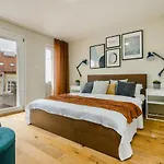 Days - Premium Loft With Ac & View Of The Zizkov Tower From Spacious Terrace Διαμέρισμα Πράγα