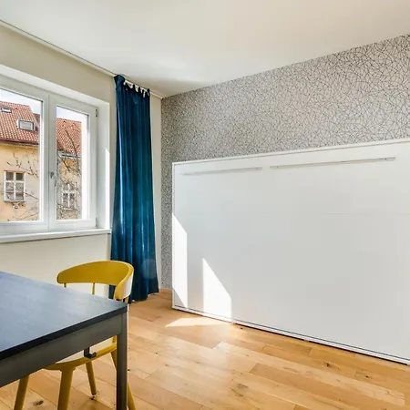 Days - Premium Loft With Ac & View Of The Zizkov Tower From Spacious Terrace Praga