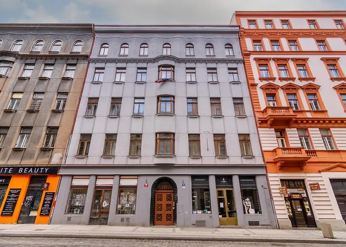 Days - Premium Loft With Ac & View Of The Zizkov Tower From Spacious Terrace Apartmán