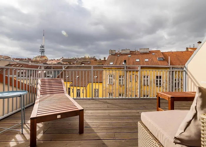 Days - Premium Loft With Ac & View Of The Zizkov Tower From Spacious Terrace Apartmán *